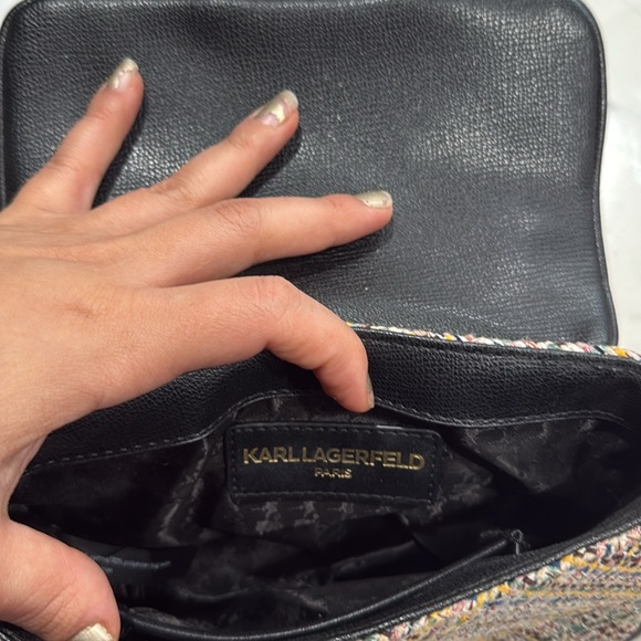 Karl Lagerfeld Paris Agyness tweed shoulder bag with a turn-lock closure - Picture 8 of 9